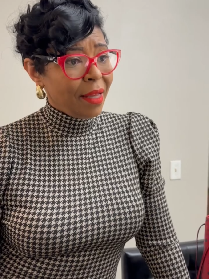 Natasha advises Zoey to go to therapy
