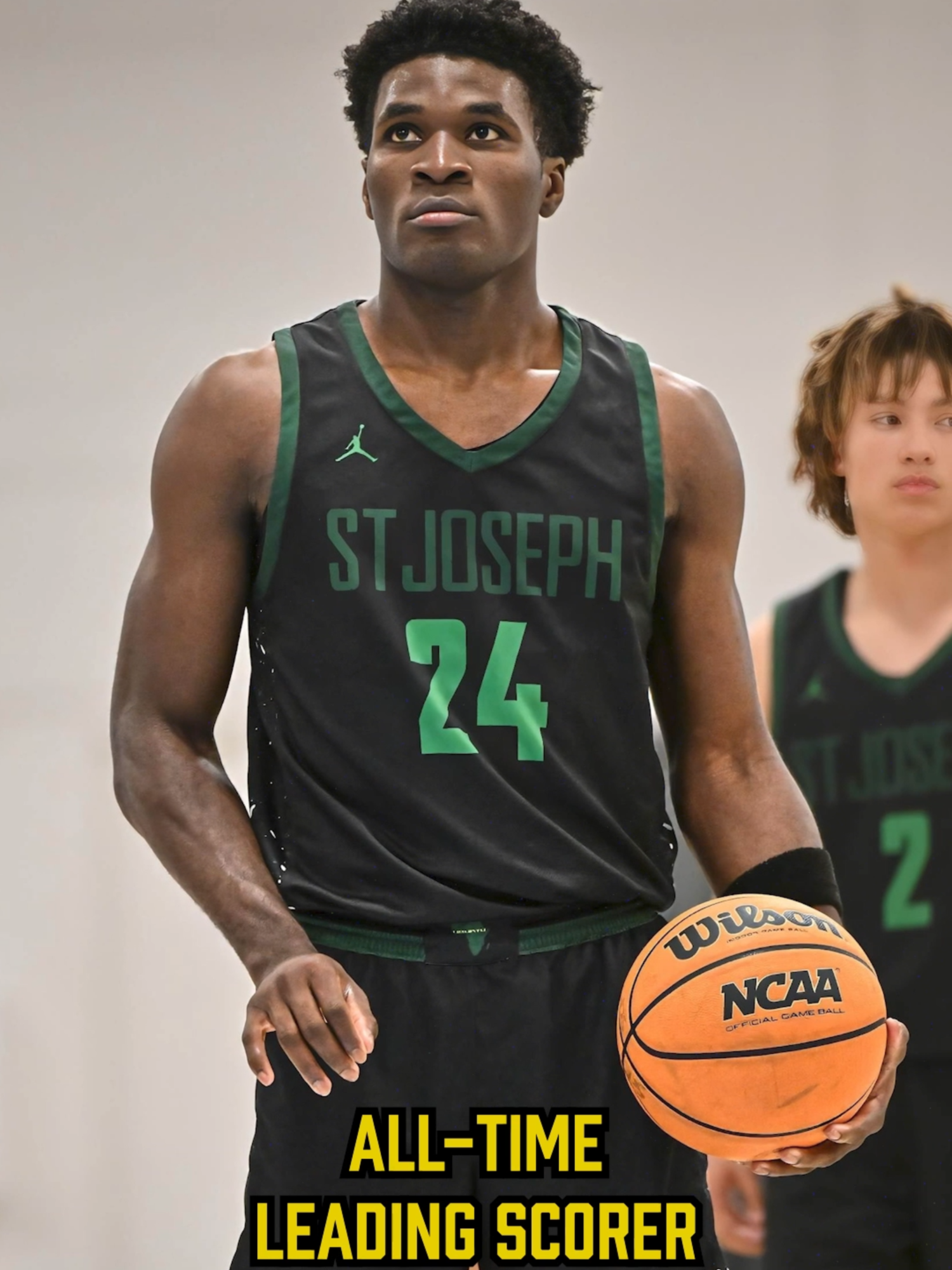 He shattered the California record for scoring & isn’t done yet 😤 🏀 #toundeyessoufou #stjoseph #california #baylor #scoringrecord #highschoolbasketball #maxpreps