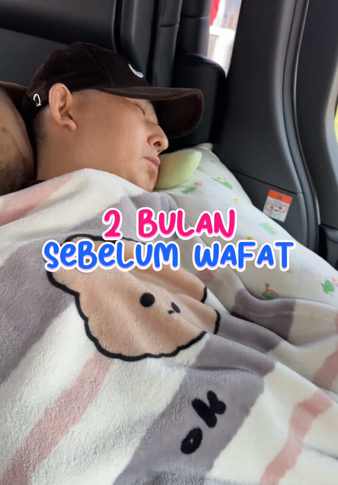 Makasih sayang masih berusaha yang terbaik sebisa kamu sampe akhir nafas , masih ngantor , masih kerja dan berusaha menafkahi aku dan anak anak ❤️‍🩹 aku pun memutuskan cuti dari tiktok dan ngonten selama 2 bulan karena aku mau focus rawat kamu , dan ternyata keputusan aku ini adalah keputusan yang tepat , karena kamu wafat dalam dekapanku dan Allah izinkan kamu melafalkan syahadat terakhir  , kalo aku sibuk kerja mungkin aku ga akan bisa dampingin kamu , tapi aku bersyukur focus merawat kamu dan menghabiskan waktu trakhir bersamamu tanpa menyerah ❤️ I Love You unconditionally sayang , solehnya aku , sayangnya aku , penghuni surgaku , alfateha hajime kondoh bin minoru kondoh