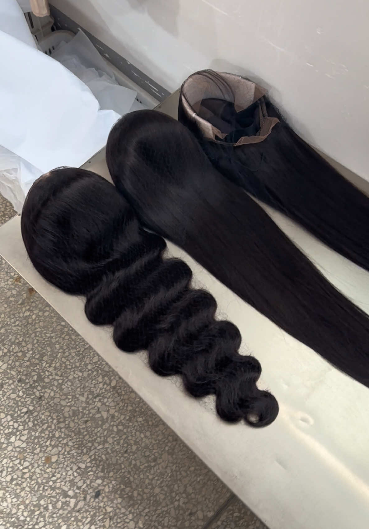 Which wig you prefect 😍 Body or Straight 🫶🏽💕#wigfactory #factorywigs #pizazzhair #wholesalewigseller #fyp #prebleachedknots #wiginstall #wig #wiginfluencer 