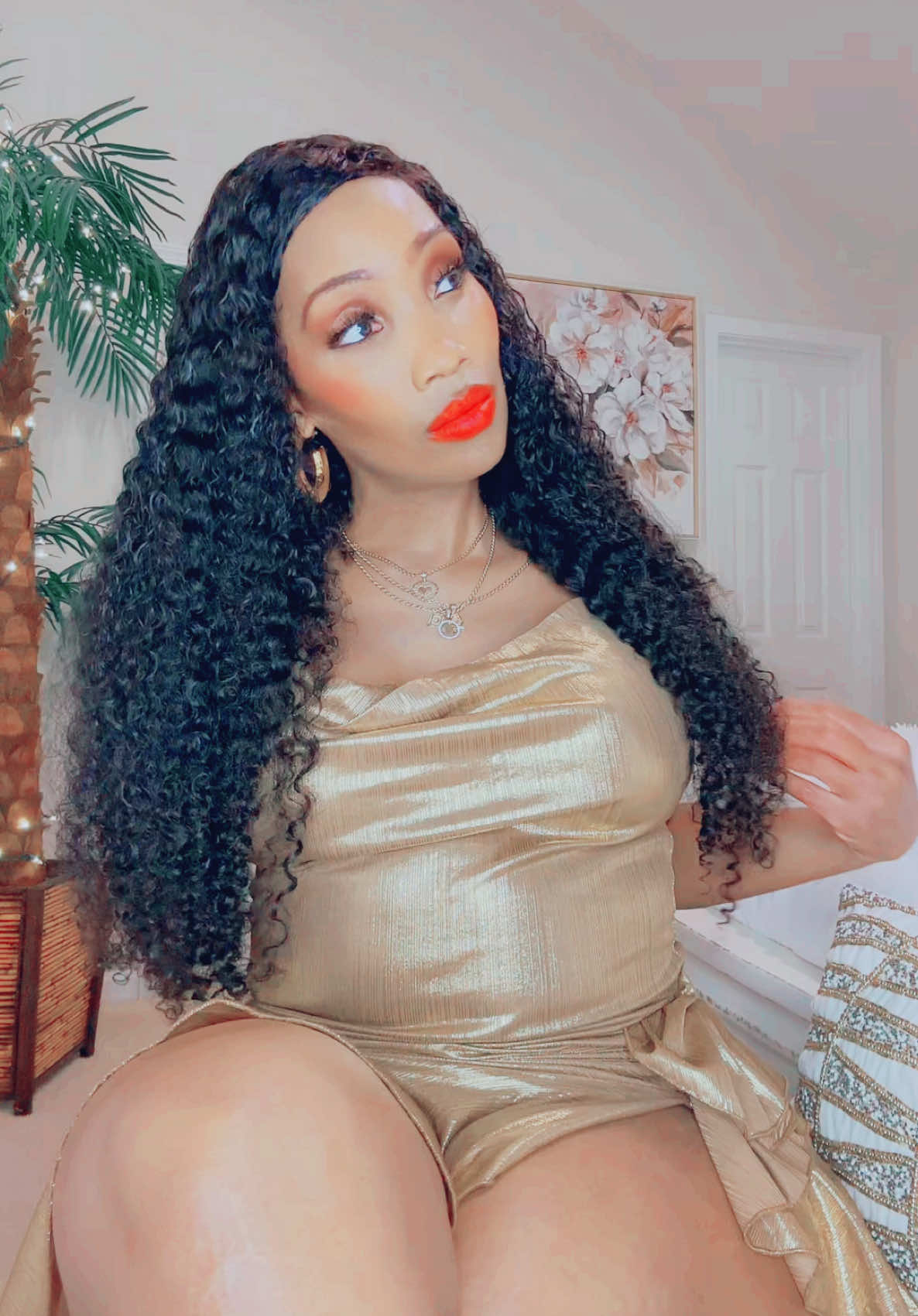 #golddress #dresses #redlipstick #dresstoimpress 