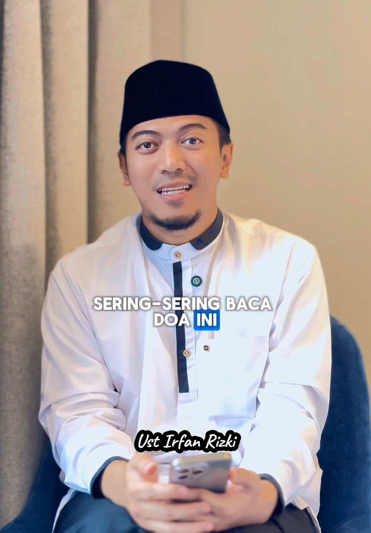 “DOA AGAR HATI KITA DILEMBUTKAN” Hati yang lembut adalah hati yang dipenuhi dengan cahaya iman, mudah menerima nasihat, dan senantiasa mengingat Allah. Salah satu doa yang diajarkan Rasulullah ﷺ untuk memohon kelembutan hati dan cahaya dalam hidup adalah: اللَّهُمَّ اجْعَلْ فِي قَلْبِي نُورًا، وَفِي لِسَانِي نُورًا “Allahummaj’al fi qalbi nuran, wa fi lisani nuran.” “Ya Allah, jadikanlah dalam hatiku cahaya, dan dalam lisanku cahaya.” (HR. Muslim) Dengan doa ini, kita memohon kepada Allah agar diberikan hati yang bercahaya, penuh kelembutan, serta lisan yang selalu berkata baik dan menebarkan kebaikan. INFO HAJI & UMROH HAASTOUR ✨ 🌍 HAJI FURODA 2025 • 🛂 Visa resmi haji • 🚀 Berangkat langsung tahun ini (2025) • Maktab Furoda (Tenda AC) • Hotel transit ±1 km dekat Jamarat • Hotel Makkah: Mövenpick ⭐️⭐️⭐️⭐️⭐️ / setaraf • Hotel Madinah: Aqeeq ⭐️⭐️⭐️⭐️⭐️ / setaraf 💎 Mulai 29.500 USD (Quad) | 31.000 USD (Triple) | 31.500 USD (Double) 🕋 UMROH 2025 💼 Paket Pilihan: • 🌸 Umroh Sakinah: Mulai 33,5 Juta • 🌟 Umroh Mawaddah: Mulai 43,5 Juta • 🌹 Umroh Rahmah: Mulai 56 Juta • 🔑 Umroh Private: By Request • ✅ Umroh Ramadhan: Alhamdulillah Full Seat 📅 Estimasi Keberangkatan 2025: • 🗓️ 26 Februari (Full Seat) • 🗓️ 26 Mei (Haji Furoda) • 🗓️ 21 Juni • 🗓️ 23 Juli • 🗓️ 28 Agustus • 🗓️ 24 September • 🗓️ 22 Oktober • 🗓️ 19 November • 🗓️ 24 Desember 📍 Meeting Point: JAKARTA - Bandara Soekarno-Hatta (dari manapun jamaah berada) 📲 Info lebih lanjut tentang haji dan umroh @HAASTOUR, hubungi ya: • 📌 Kak Tri: 0851 1710 7020 • 📌 Kak Atik: 0851 7998 7020 Follow @haastour & @haasumroh #DoaLembutkanHati #SemogaAllahMenjagaHatiKita #JagaHatiJagaIman #RencanaAllahSelaluBaik #TrustTheProcess #HajiFuroda2025 #Umroh2025 #UIR #ustadzirfanrizkihaas #irfanrizkihaas #kajiansubuhsyuruq #subuhsyuruq