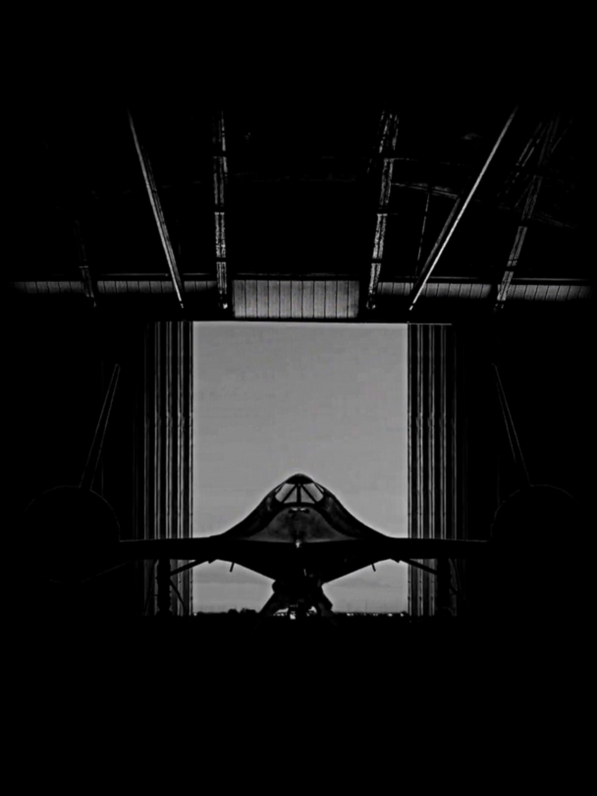 Lockheed SR-71 Blackbird. #aviationlovers #aviation #militaryaviation #avgeek #airforce #aviationtiktok #aviationedit #edit #fypage #viralvideo #foryourpage #fypシ゚ #aftereffects #fyppppppppppppppppppppppp #movieedit #fighterjet #sr71blackbird #sr71 #lockheedmartin