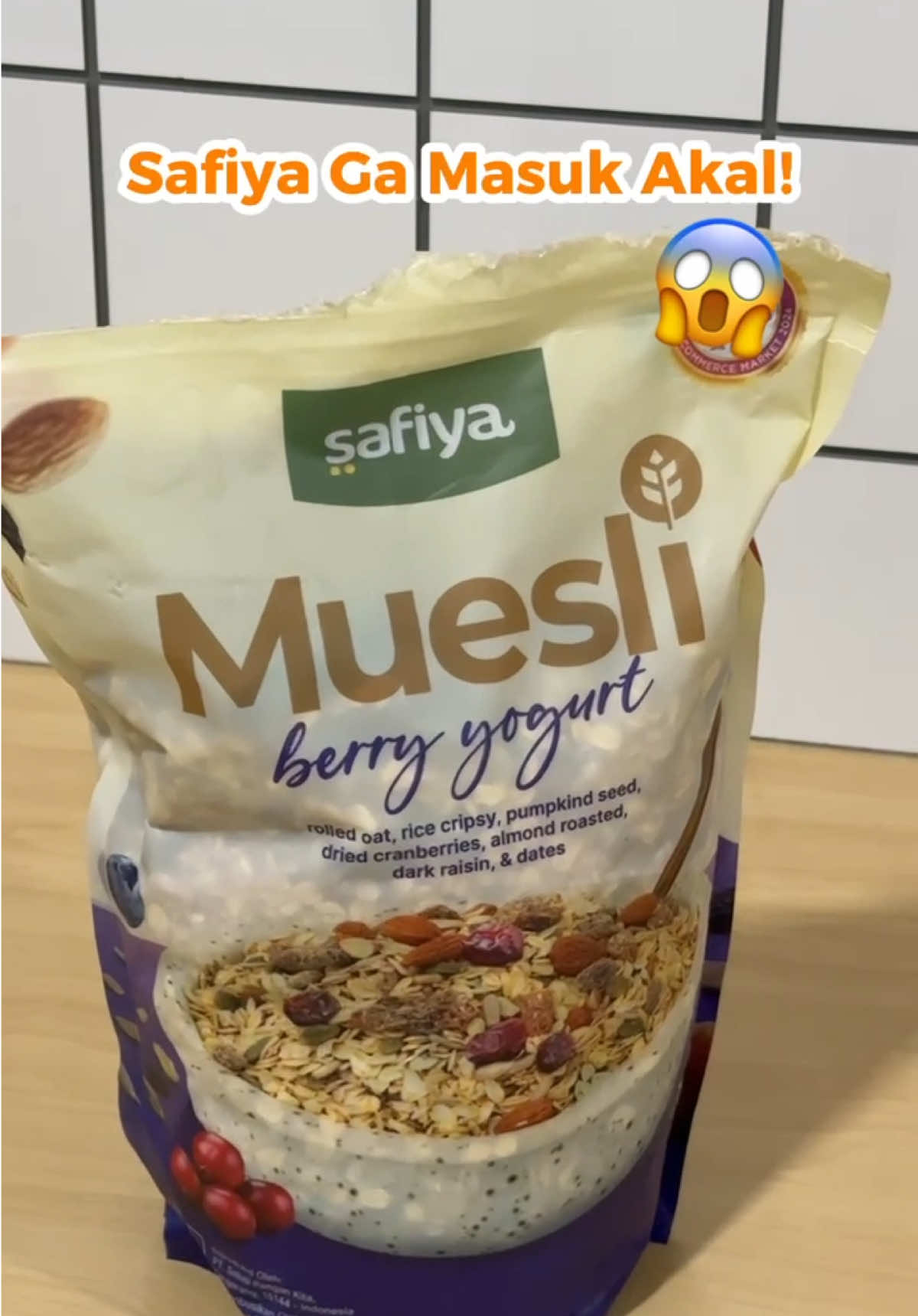 Udah enak & praktis buat sarapan lagii, yuk cobain Safiya Muesli Berry Yoghurt nya!🥰 #safiya #safiyafood #mueslisafiya #muesliberryyoghurt #oats #oatmeal #berry #fypシ 