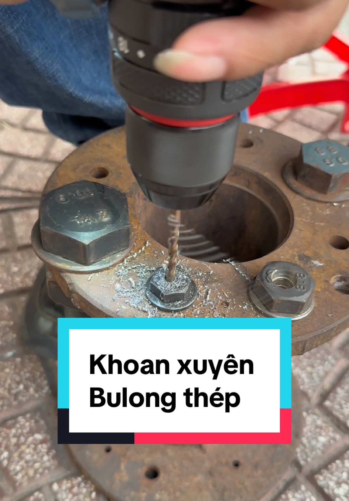 Mũi khoan thép , khoan inox khá rẻ nhưng rất ok #muikhoan #muikhoaninox #muikhoanthep #muikhoanthepphutitan #muikhoansat #muikhoantaoren #muikhoaninoxchuilucgac #hongnhien #mayxaydunghongnhien 