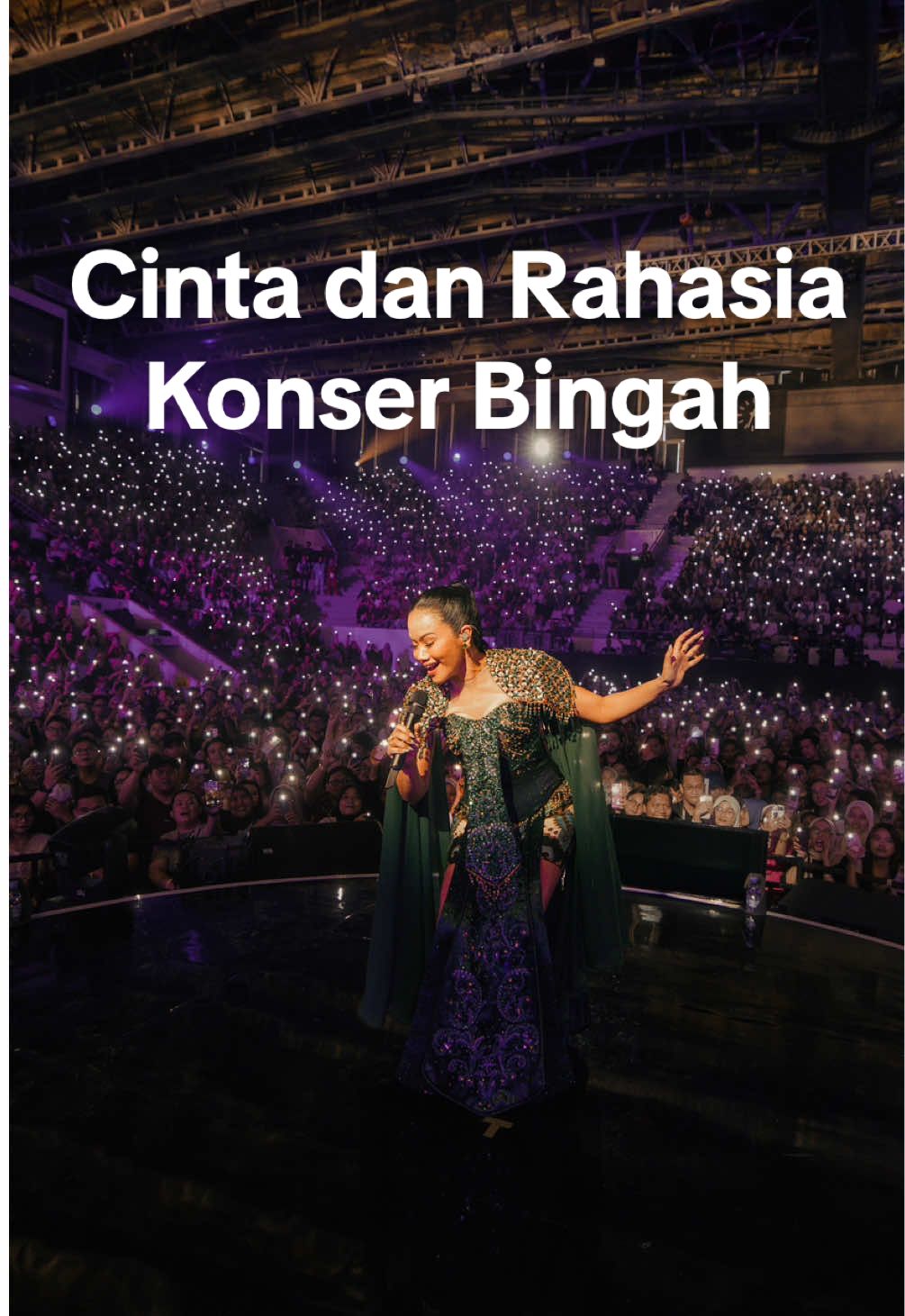 Lagu ini sudah 10 tahun lebih… Apa kenangan yang terlintas di benakmu saat mendengarnya lagi? 💛 Bagiku, lagu ini membuka begitu banyak pintu, mempertemukanku dengan orang-orang hebat, dan membawaku sampai di titik ini. Kak Glenn, aku harap suaraku, gemuruh suara teman-teman yang sangat kencang menyanyikan lagu ini di konser tunggalku kemarin bisa sampai ke sana, ke tempat Kak Glenn berada. Semoga Kakak mendengar, semoga kamu tahu betapa besar cinta kami untukmu. Terima kasih telah percaya sejak awal. Lagu ini akan selalu aku nyanyikan dengan penuh cinta, seperti saat pertama kali kita bertemu 🤍 #KonserBingahYura