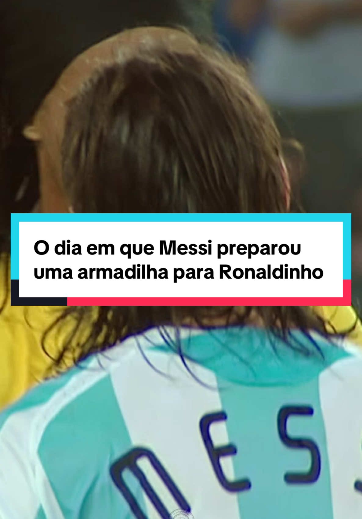 O dia em que Messi preparou uma armadilha para Ronaldinho!#messi #ronaldinho #futebol #futebolbrasileiro #CapCut 