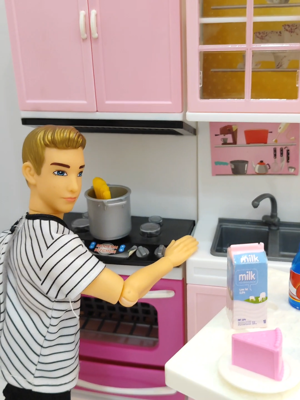 Ken is in the kitchen 👩🏼‍🍳🍴 #ken #toys #barbiedoll #likee #following      #barbie #CapCut 