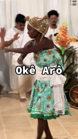 E para finalizar a semana, compartilho com vocês a energia desse grande rei Oxóssi vindo em terra, na matéria da minha filha, Jelwmí.   Okê Arô!  #MãeIaradeOxum #candomblé #axé #oxossi