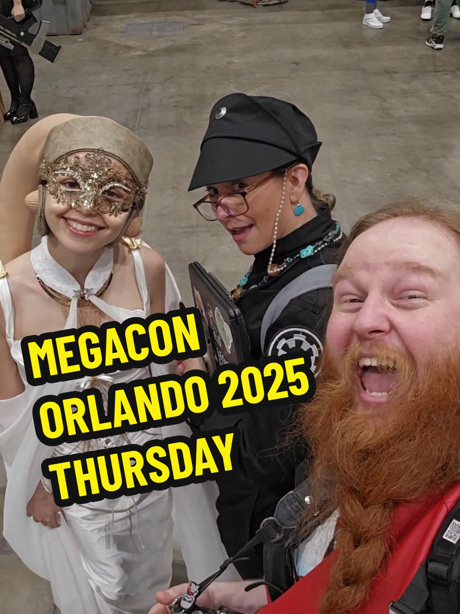 See you all on Friday! 🥰 #megaconorlando #megaconorlando2025 #megacon2025 #cosplay #cosplayer #comics #photographer 