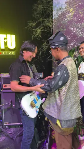 Terima kasih sepahtu live..#mamatexist #langkahseiringan #mekarmanagenet 