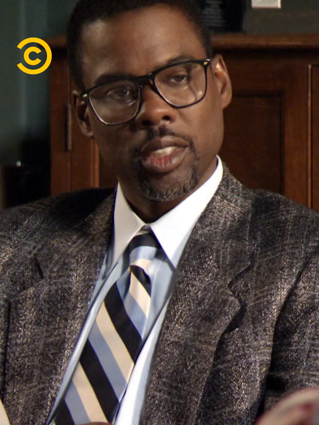 É Chris da vida real orientando o nosso Chris e dizendo que ele mesmo é muito idiota. É quase um multiverso de Chris. Feliz aniversário, @chrisrock! #ChrisNoComedyCentral