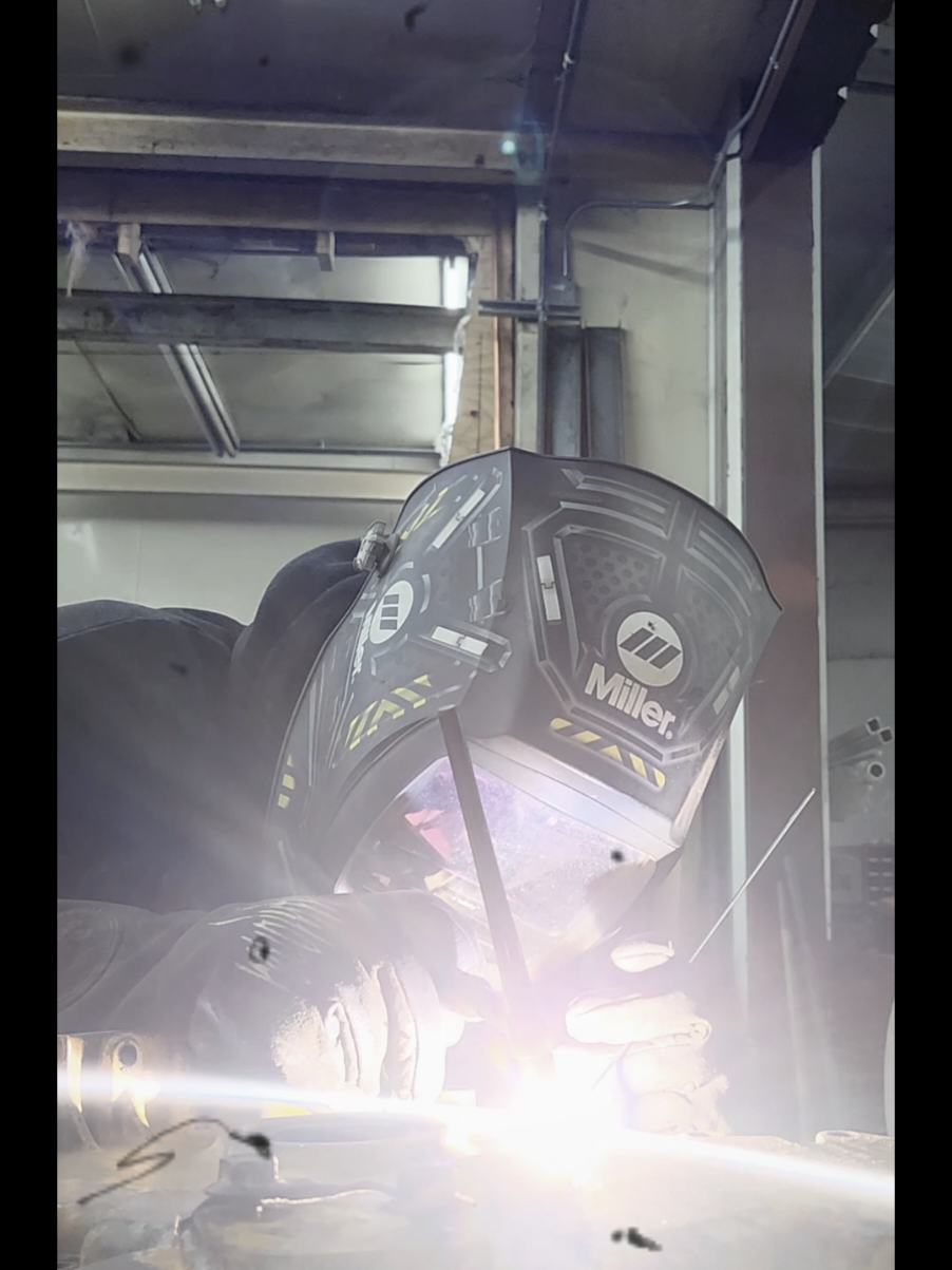🎆🇺🇲🎆 #dirtyhandscleanmoney #bluecollar #limitless #costofliving #toxicmasculinity #weldernation #millerwelders #wethepeople #doge 