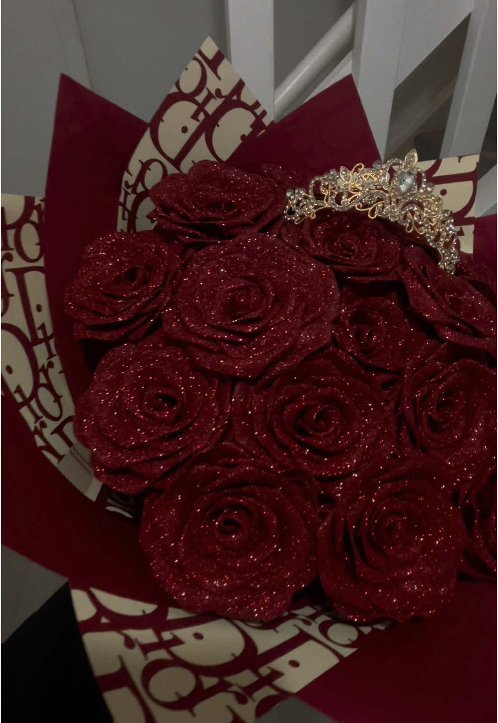 red glitter bouquet wrapped in Dior😍😍 #dior #flowers #bouquet #glitter #trending #foryoupage #fyp #blowthisup #xyzbca #viral #affordable #glitterroses #eternalroses #wyzbca 