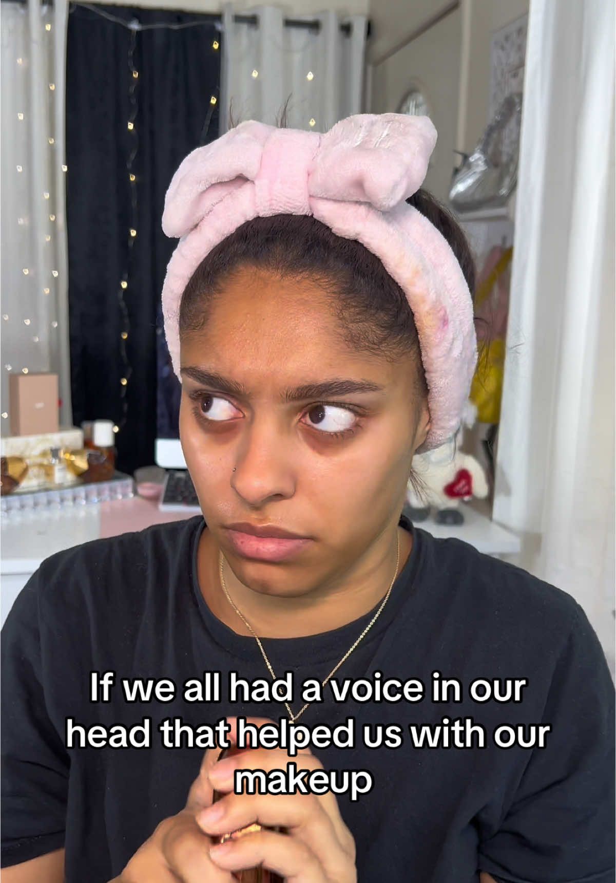 IF WE ALL HAD A VOICE 😂 WE WOULD LOOK SO GOOODDDD #makeupskit #skit #comedyskit #funny #makeupcomedy #learnmakeup #makeuphelp #relateable 