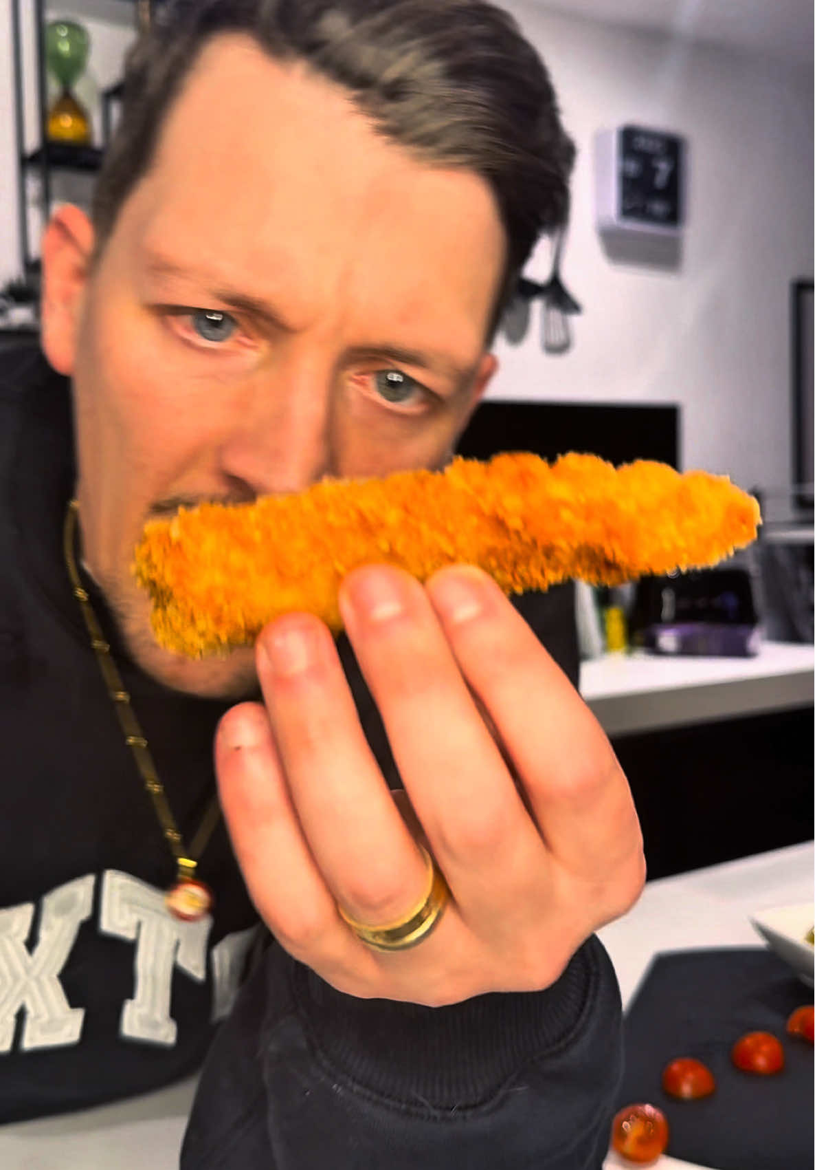 Dish up dinner with me, chicken wraps. 