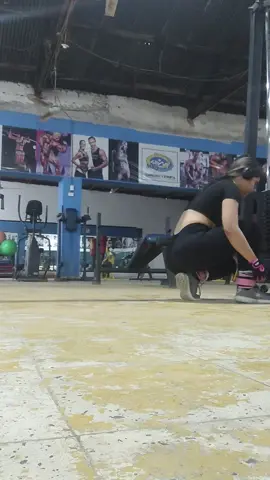 😷😷 #pierna #viral #gymrat #Fitness #gym #viraltiktok #paratiiiiii #viralvideo #fypシ゚ #fyp 