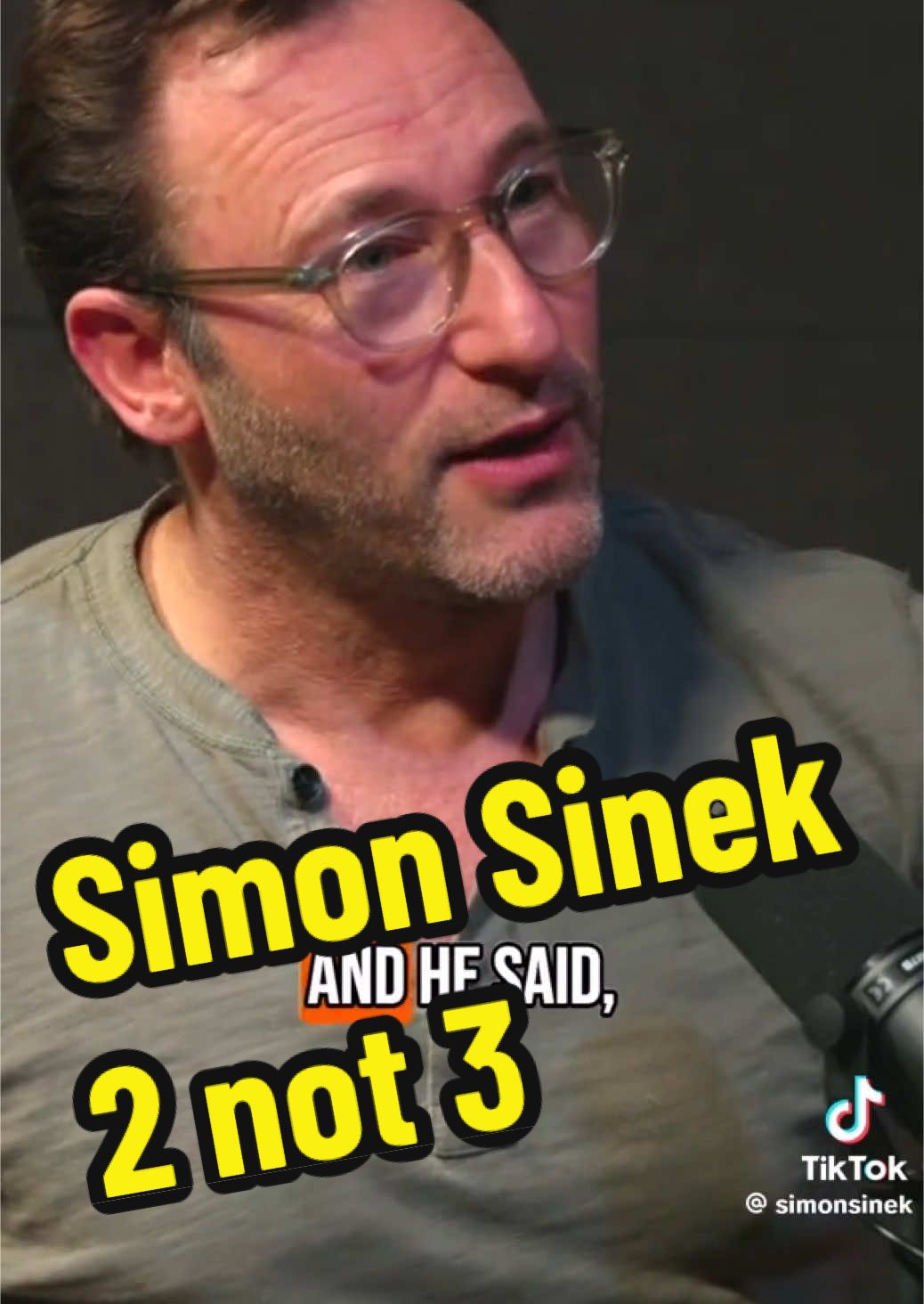 Simon Sinek explains how too many options confuses customers. #simonsinek #salesman #sales #inspirational #soundnessjukebox #fyp #knowledgesharing 