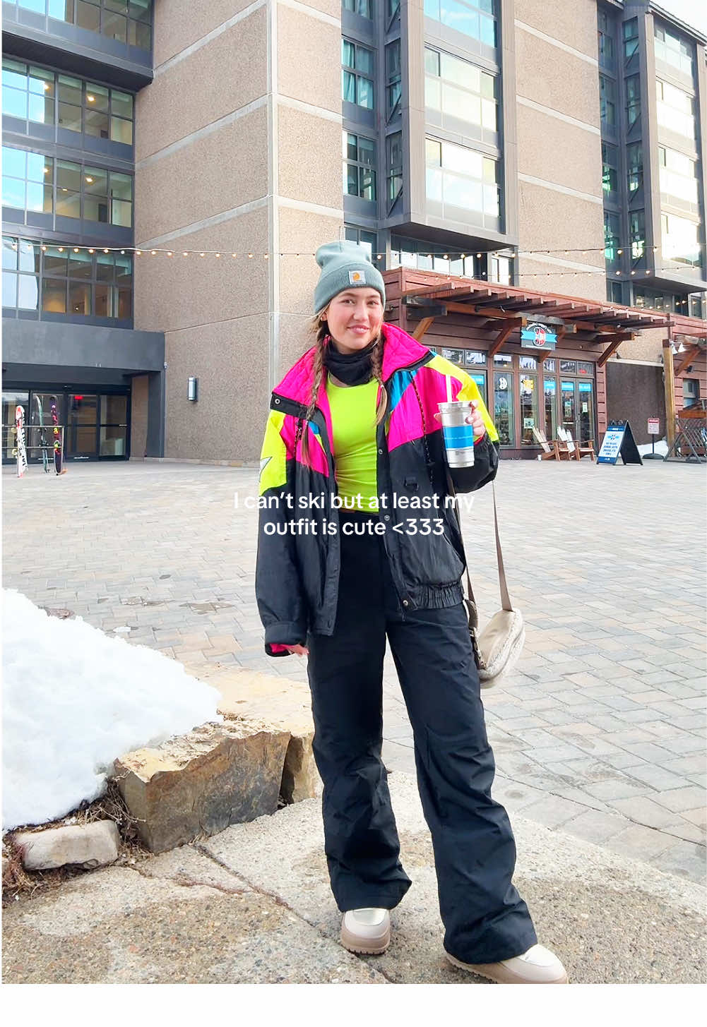 Had to get ski patrol to save me ⛷️🎿🕺 Pizza wasn’t pizzaing!  #colorado #skioutfit #coppermountain #vintageskijacket 