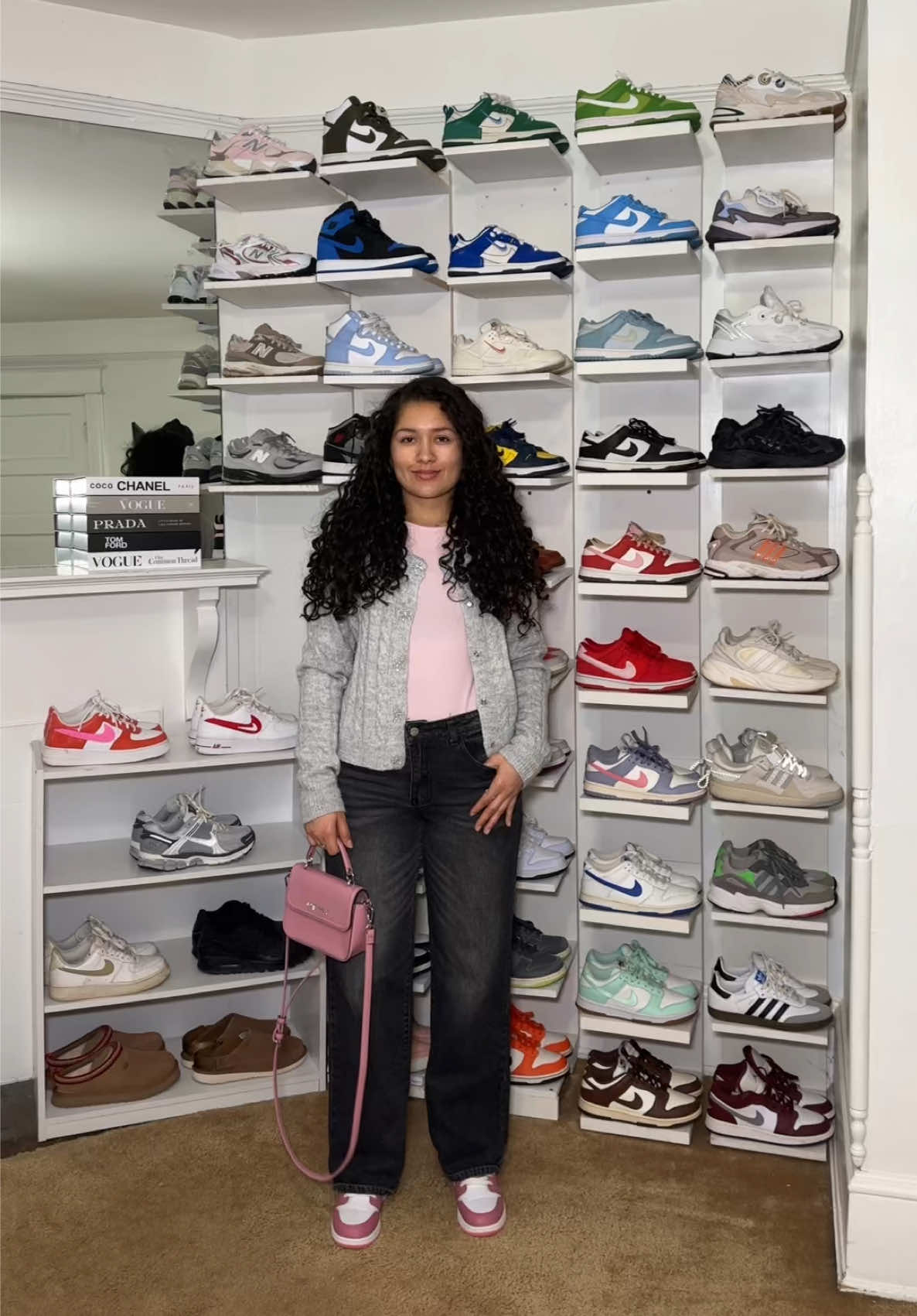 thank youu💗✨ | #OOTD #outfit #outfitinspo #outfitideas #outfitoftheday #fashion #fashiontiktok #girls #girly #girlythings #girlstalk #trend #trending #sneakers #nike #sneakercollection #sneakerhead #latina #curlygirl #fyp #fypシ #parati #paratii #viralvideo #viraltiktok 