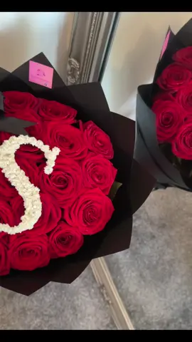 S💌 #florist #flowers #rose #red #S #lovee #rosebouquet #birmingham #fyppp #fypageシ #foryоu #forher #forhim #giftsforher #valentinesideas  #viralvideos #explore #occasion #valentine #proposal #birthday #suprise 