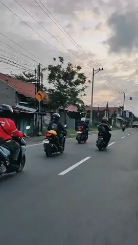 vibes pagi di kota orang#fyp #bekasi #jogja #panturace #beatdeluxe #varionisty #foryou 
