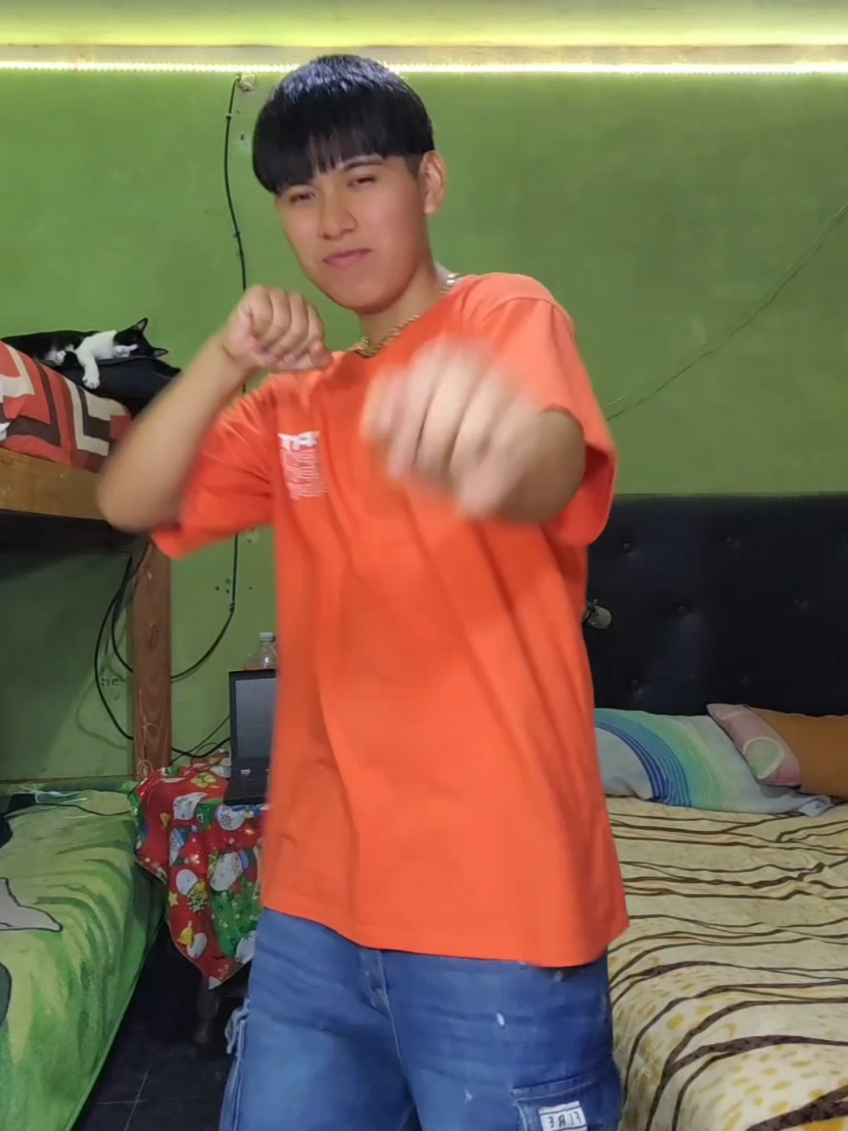 Bailecitooo🥳🕺🏼Holaaa🫶🏼#trend #joaquinvilla #bolivia🇧🇴 #bolivia🇧🇴tiktok 