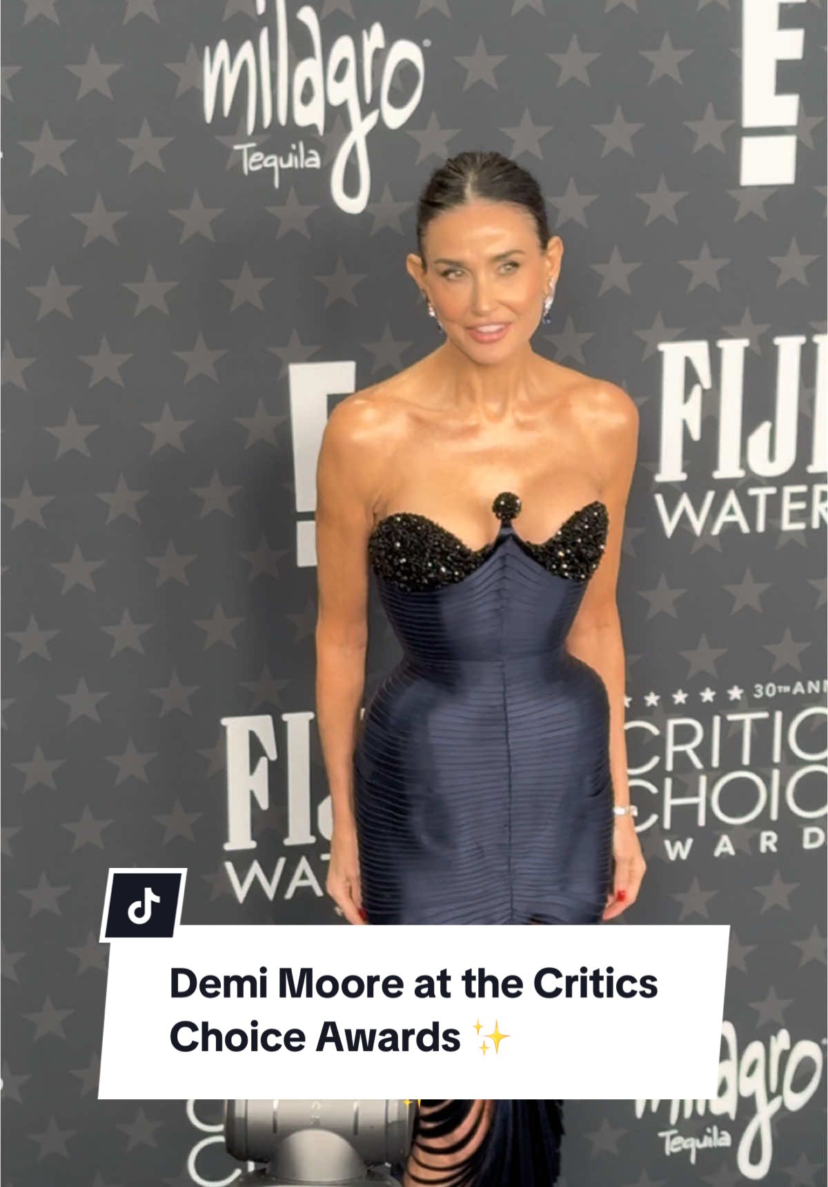 We are loving #DemiMoore’s #CriticsChoiceAwards look! ✨