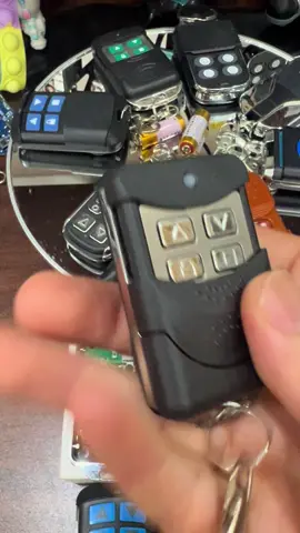 Hướng dẫn cài đặt remote cửa cuốn mã gạt 433mhz #remotecuacuon #dieukhiencuacuon #remote #dieukhien #khoacuacuon #chiakhoacuacuon #remotecuacuonmagat #remotemagat #dieukhientuxa #dieukhienhoclenh #remotehoclenh #remotehoclenh433 #hoclenh #