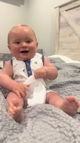 Anything for baby giggles 😊#babylaugh #giggles #babiesoftiktok 