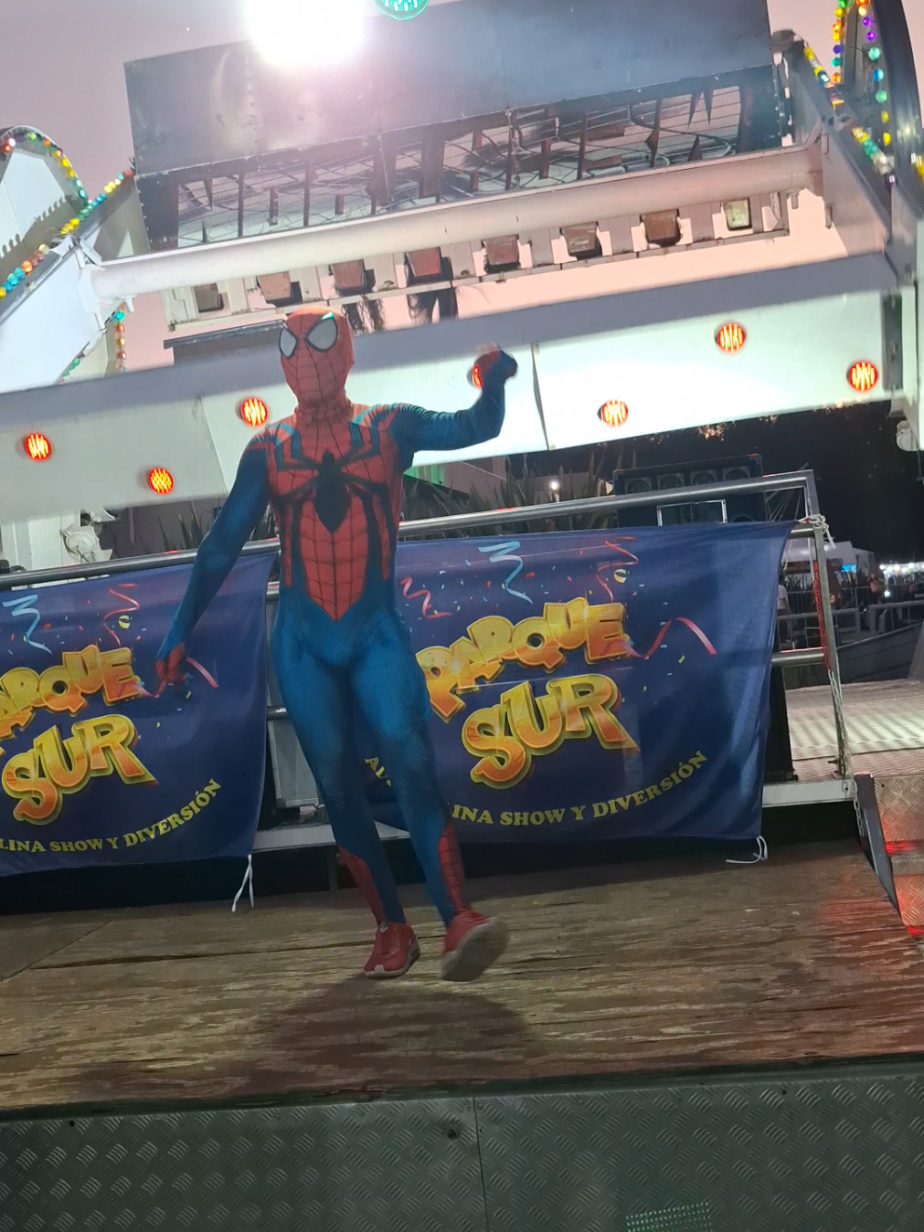 cheto mal perri @fiestaconfluencianqn #fiestaconfluencia #spiderman #chetomal #atracciones #neuquen #fyp #ahre #cagasomal #divertido 