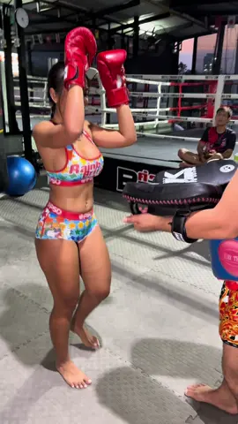 Ready fight 🥊  . . #boxing #muaythai #thaiboxing #UFC #kickboxing #thaigirl #Fitness