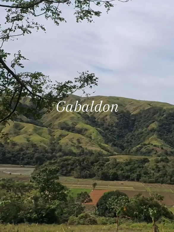 Chasing peace on two wheels—Gabaldon’s beauty never disappoints. 🌿🏍️ #gabaldon #kalabasariver