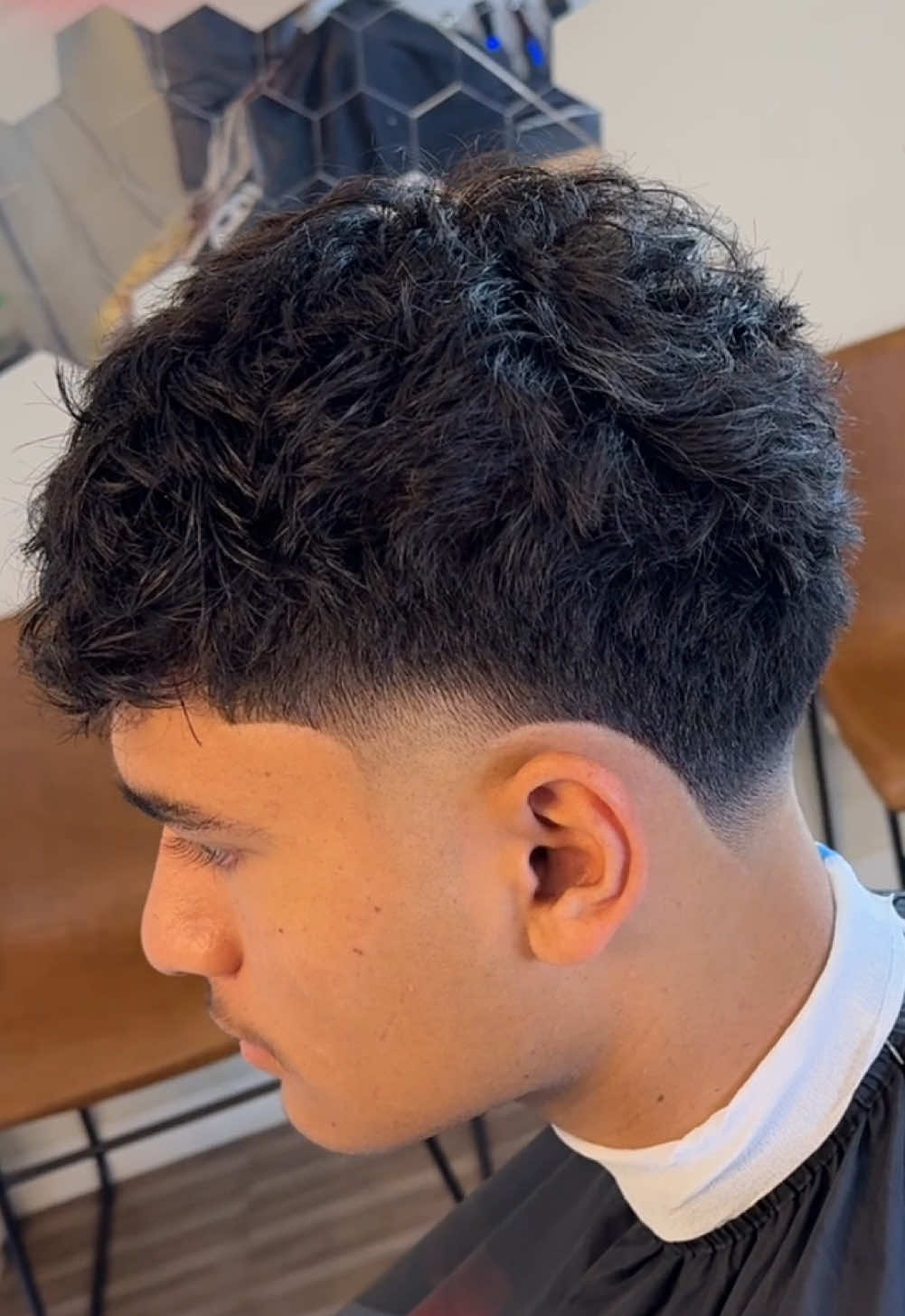 -MID TAPER X BLOWOUT-  Is this service worth $65?  📍AUCKLAND, NZ  Link in insta bio to book. #aucklandbarber #taper #barber #auckland #haircut #trending #blowout 