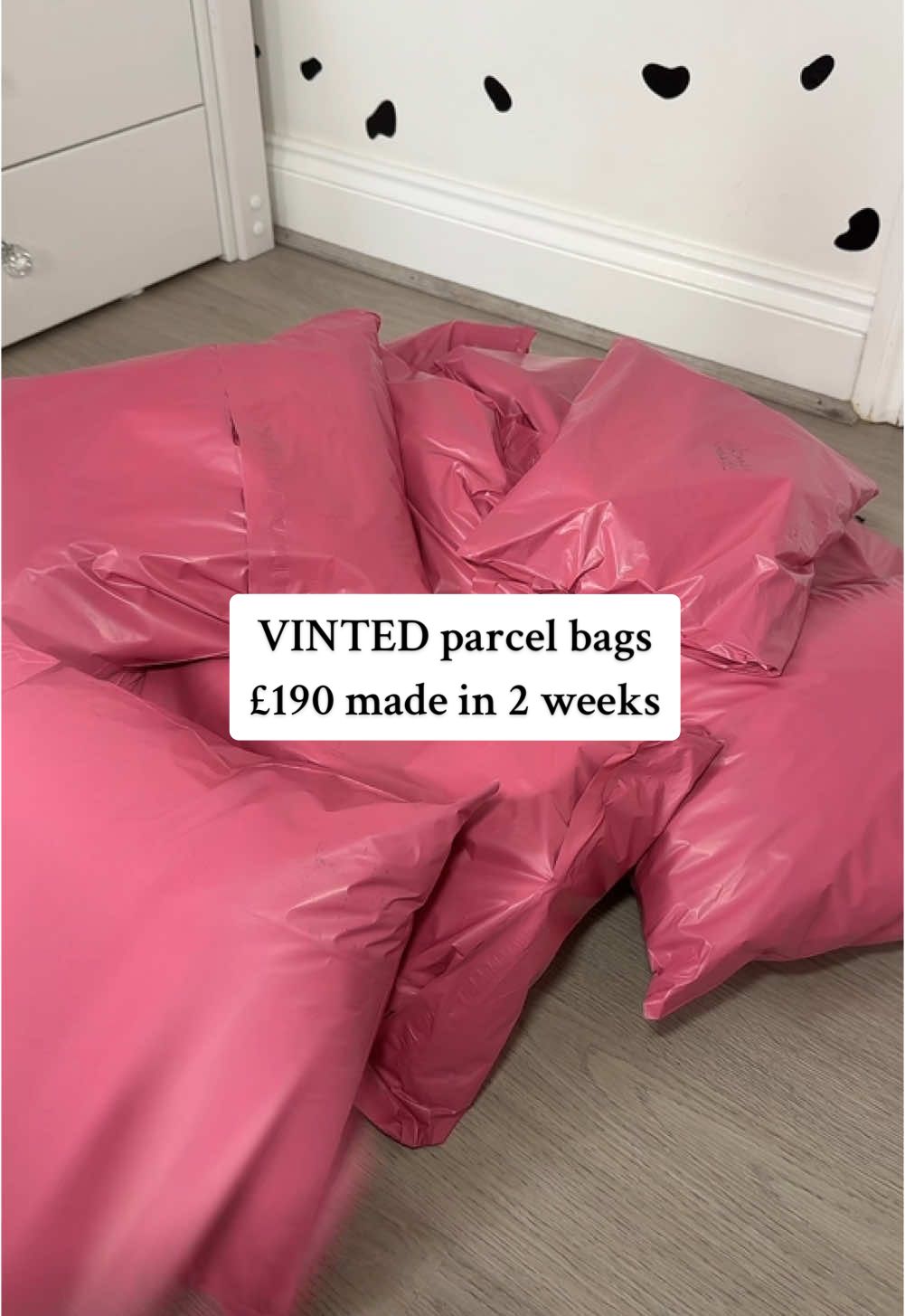 VINTED parcels ready to post! £190 made in 2 weeks just selling my kids clothes. These bags are perfect for just £6. Works out cheaper than any carrier bag 💖 #vinted #vintedfinds #vintedhaul #vintedtips #parcelbags #bags #TikTokShop #fyp #mumhack #mumsoftiktok #mumtok #straame 