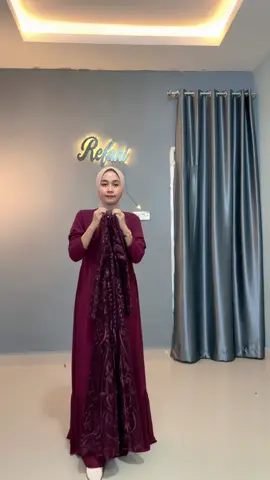warna burgundy yah gesss #dressbrukat #dresskondangan #dresslebaran #dresslebaran2025 