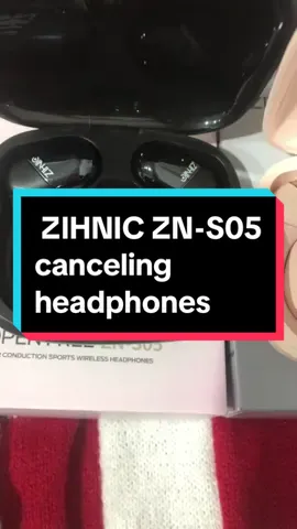 I highly recommend these wireless headphones These headphones are amazing, they work great. #wirelessearbuds #earbudswireless #earbuds #earbudsviral #translateearbuds #tiktokmademebuit #tiktokmademedoit 