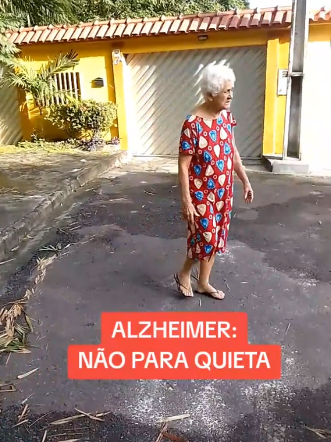 Terceira atividade, caminhando pra ver se ela cansa Minha mãe tem 79 anos com Alzheimer. #tratamentoalzheimer #foruyou #saudemental #vidasempre #doencaalzheimer #cuidadosidosos 