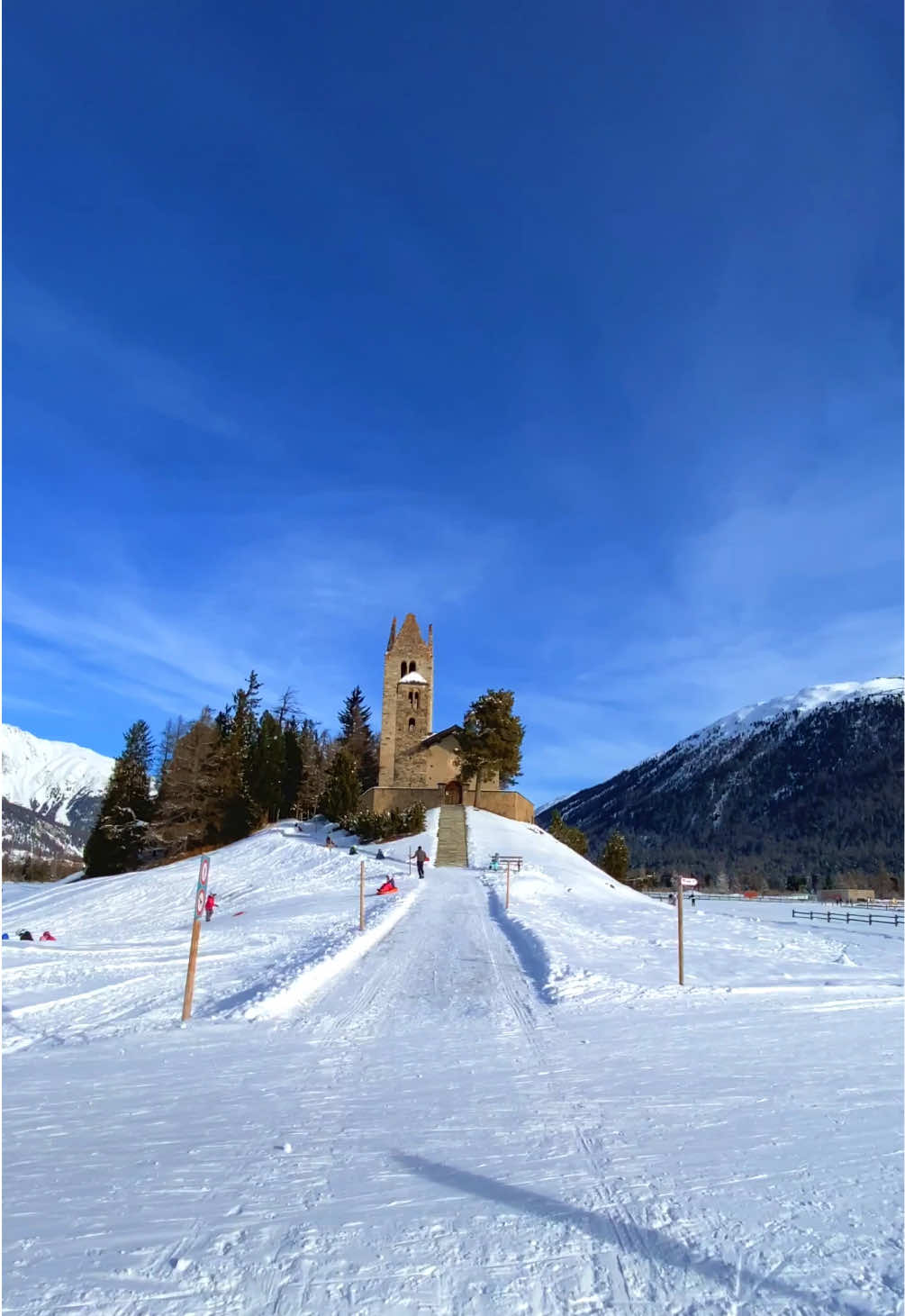 📍 Celerina, Switzerland 🇨🇭 Follow for daily Swiss Content 🇨🇭 📌 Save this for your trip to Switzerland 🇨🇭 🎥 by: @swisswoow  #switzerland #mountains #schweiz #swissalps #myswitzerland #nature #inlovewithswitzerland #swiss #alps #wanderlust #grindelwald #visitswitzerland #suisse #landscape #interlaken #naturephotography #blickheimat #switzerlandpictures #swissmountains #switzerlandwonderland #switzerland_vacations #graubünden #engadinstmoritz #engadin #oberengadin #stmoritz #stmoritztopoftheworld #lejdastaz #celerina #church