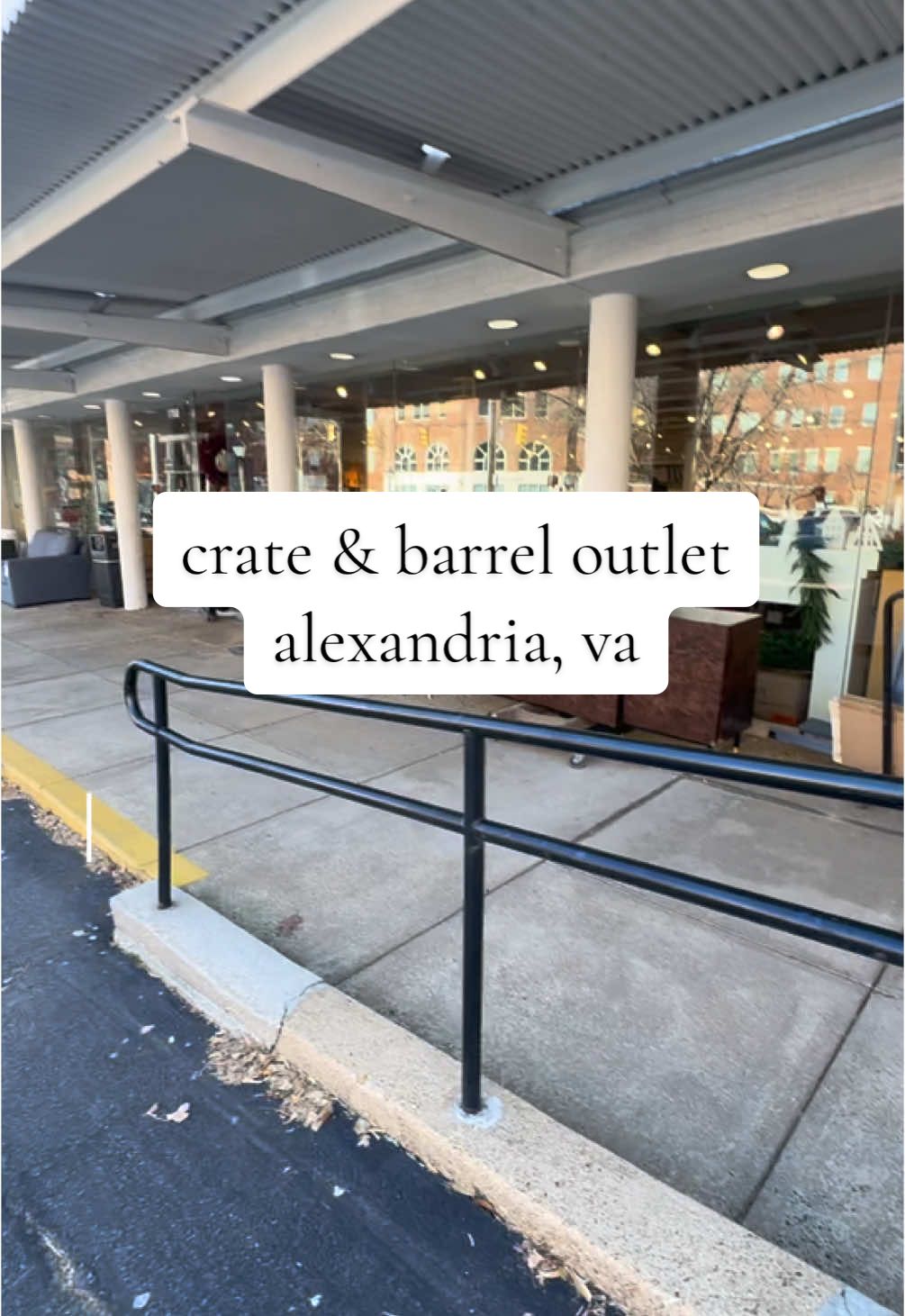 the crate & barrel outlet was well worth the 2 hour drive. this video is for Zisa @nicolebuckleyyy #crateandbarrel #outletshopping #outlets #shopwithmecrateandbarrel #crateandbarreloutlet #cb2 #ThriftFinds #thrifting 