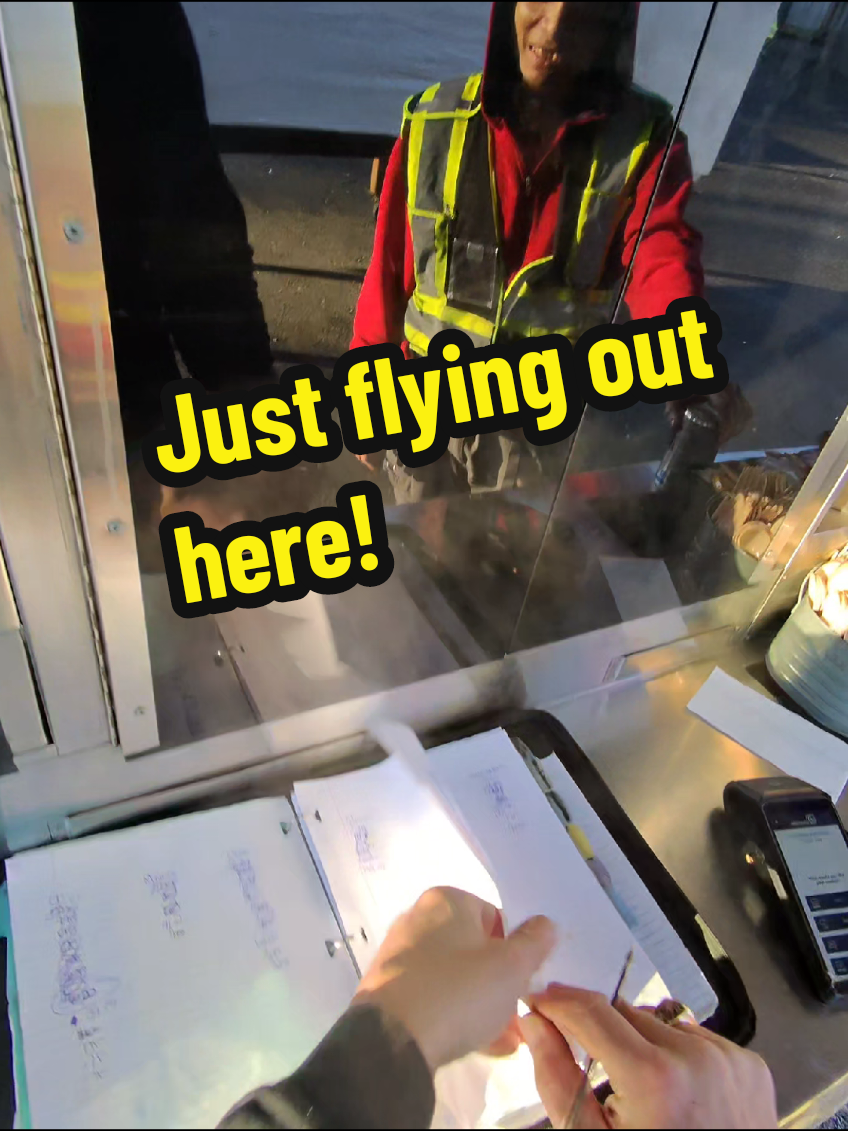 High pressure out here! #cateringtruck #chuckwagon #roachcoach #canteen #canteentruck #restaurant #roachcoach #guttruck #coffeewagon #lunchtrucks #lunchtruck #foodtruck #foodbusiness #cateringtrucks #coffeetrucks #coffeetruck #interaction #customers #customerserviceproblems 