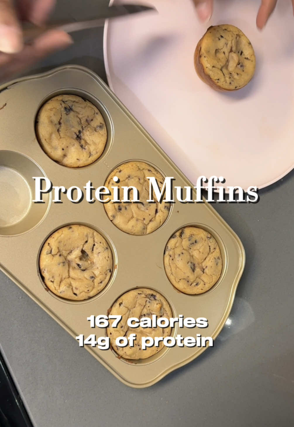 These Kodiak protein muffins are perfect for an on-the-go breakfast or a quick snack! - Super delicious and easy to store in the fridge all you have to do is just grab & enjoy! 🤤🔥 - Either way, you HAVE to try them! - - #ProteinMuffins #kodiakproteinmuffins #HealthyBreakfast #MealPrep #EasyRecipes #CapCut @KodiakCakes 