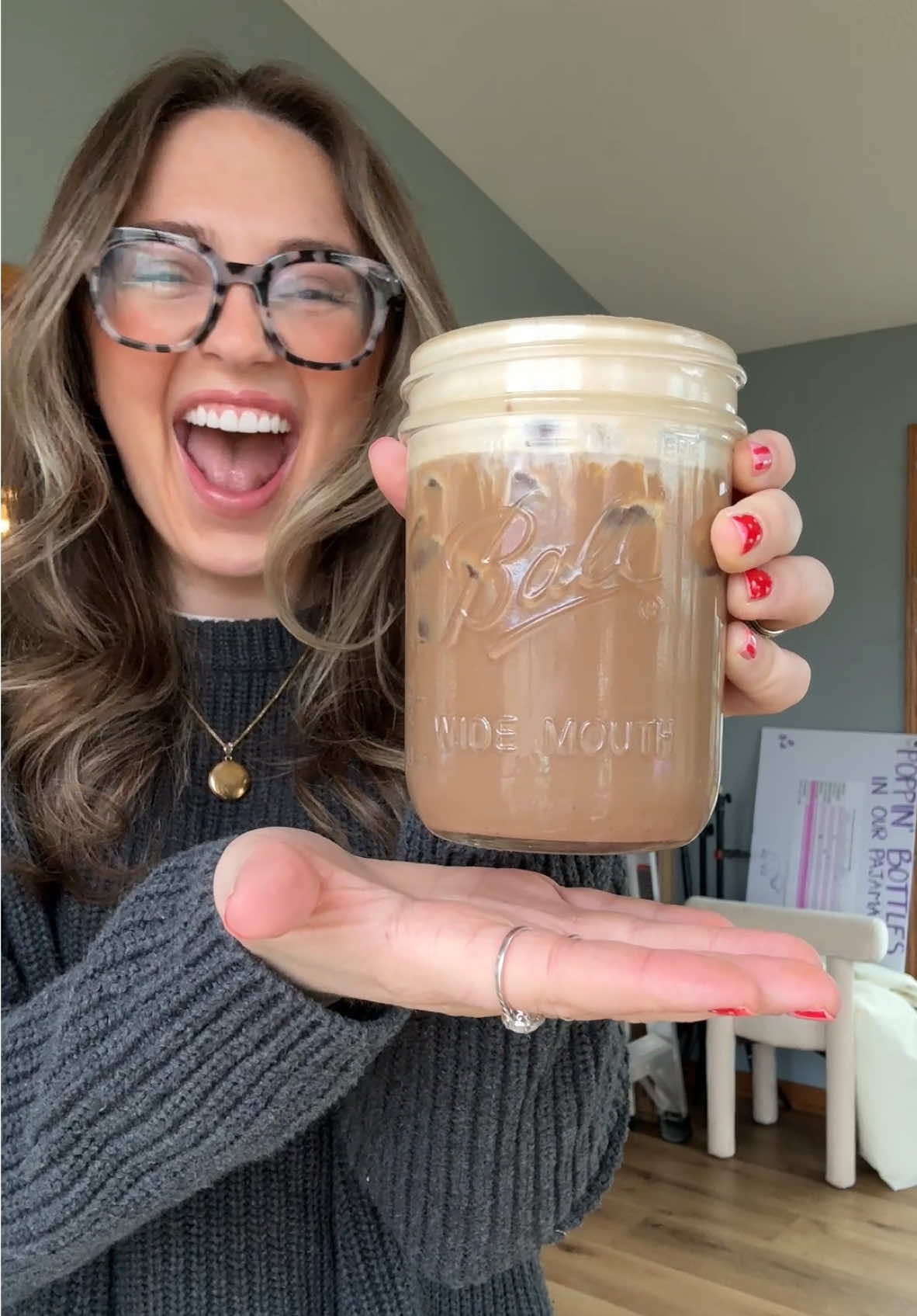 happy Saturday!! Making a high protein coffee today! #proteincoffee #highprotein #fairlife #breville #brevillebaristaexpress #coffeebar #OOTD #eyebuydirect #latterecipe #coffeeathome #morningroutine #coldfoamrecipe 