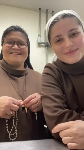 We wanna pray with you  every where!!!!!#🤍🤍 #veiling #rosary #catholic 