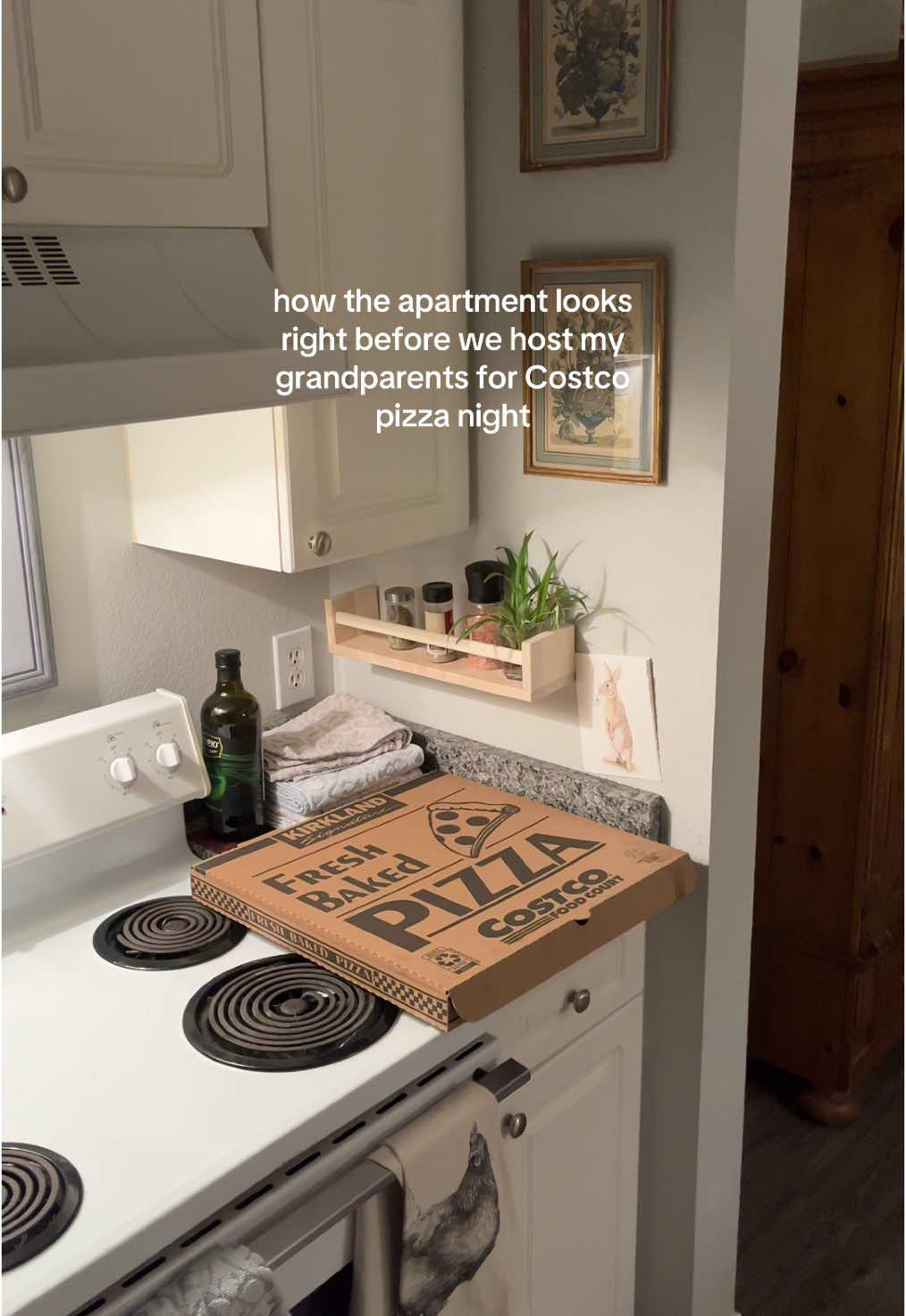 My grandparents came over to do a little electrical work for us so we grabbed a #costcopizza to make it a party 🍕 #interiordesign #interiordecor #cozyhome #cozynightin #cozyathome #hosting #hostingideas 