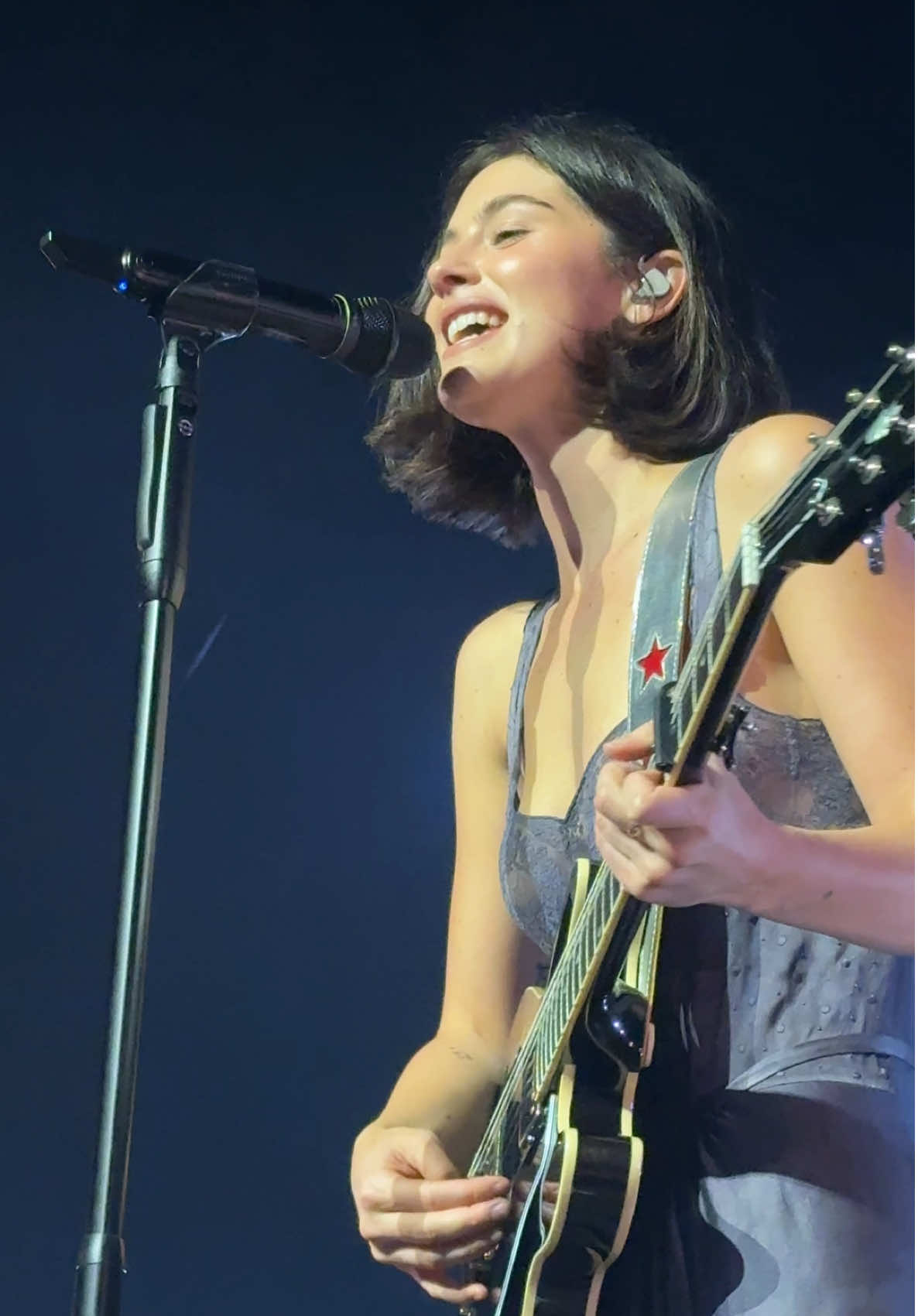 gracie abrams. “feels like.” the secret of us tour. nashville (2024). #fyp #concert #gracieabrams #tsoutour #feelslike #tiwifl #tsou 