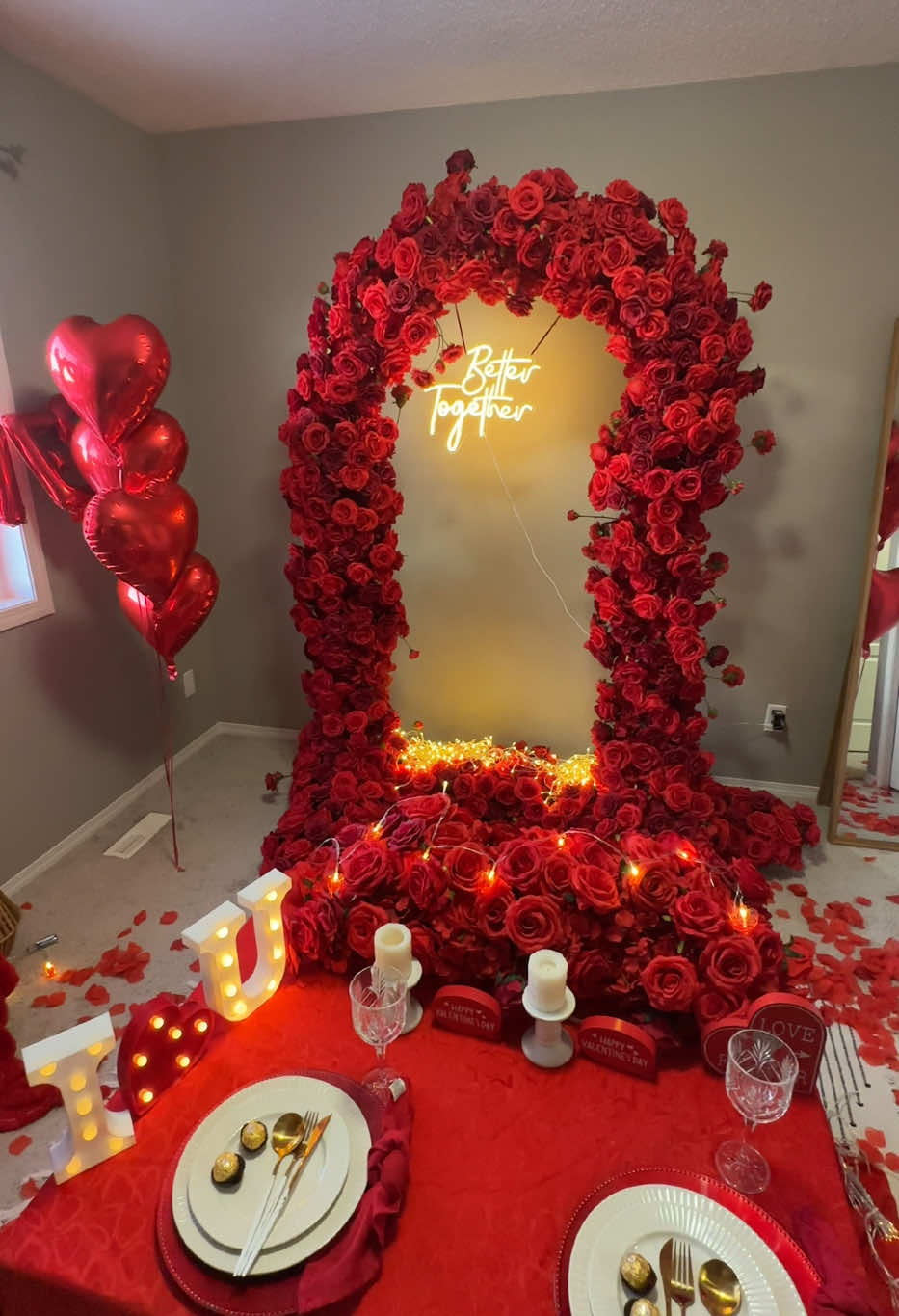 We love how this setup we did today turned out. You can have this at the comfort of your home. Few spots open till February 18,2025. #luxuryvalentinesetup #valentineday #Love #yeg #edmonton #yeg#romantic #valentinegift #romanticcouples #edmontonbusiness #edmonton 