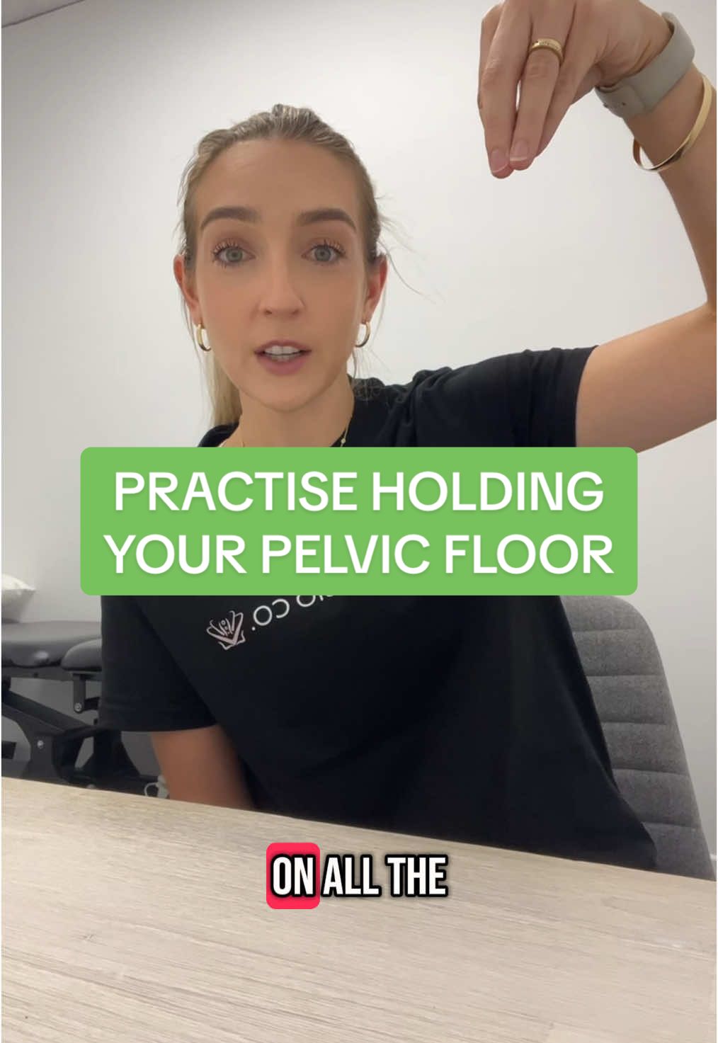 For those who struggle to HOLD it, this one’s for you xoxo #pelvicfloortok #womenshealthphysio #KegelExercises #incontinence  Disclaimer: always see a Women’s health physio before doing these. These are not recommended for everyone (especially if you have tight/overactive pelvic floor). 