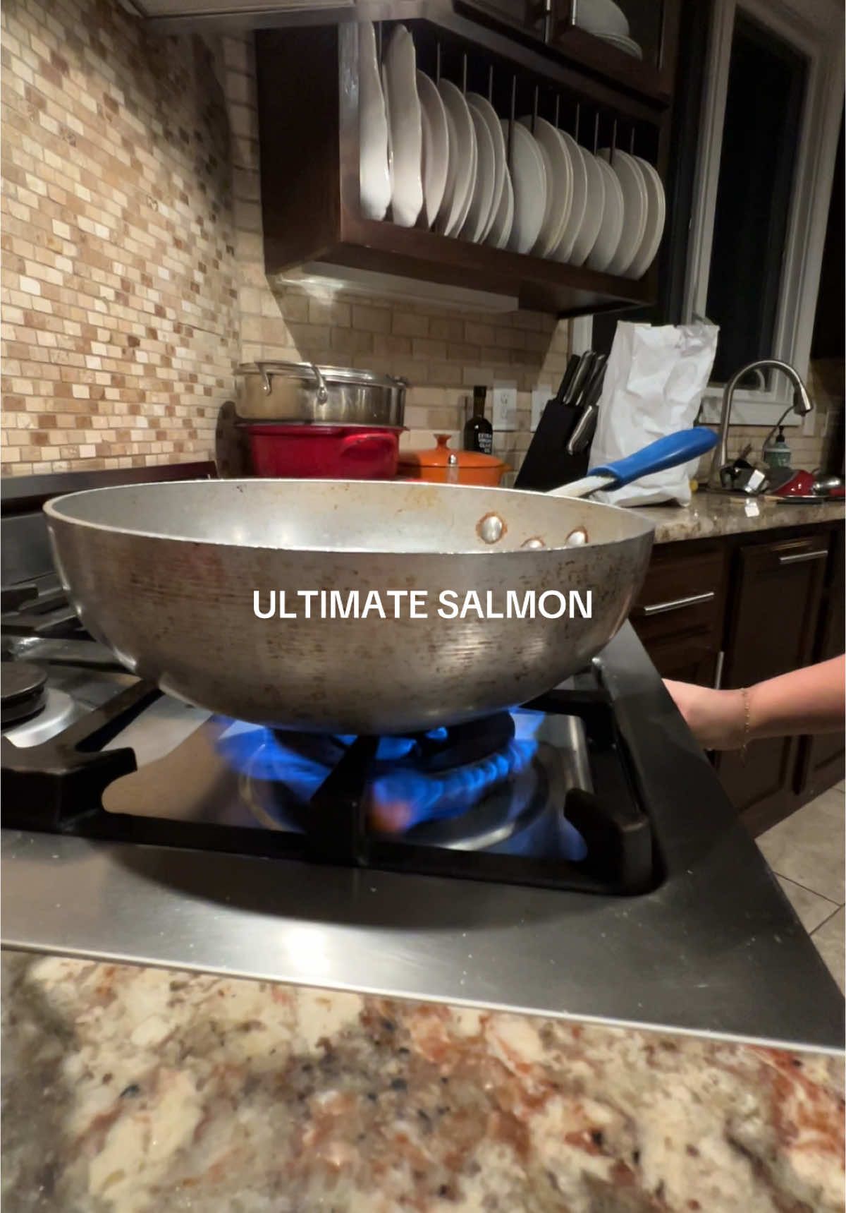 my mom chose dinner and this song 👑 ##italiano##italianfood##dinnerwithme##italianmom##cookingvideo##cookingvlog##salmon##seafood##spinach##sauteedspinach##familytime##cookingsalmon##salmonrecipe##seafooddinner##fyp##healthy##healthydinnerideas##cookingathometiktoktv