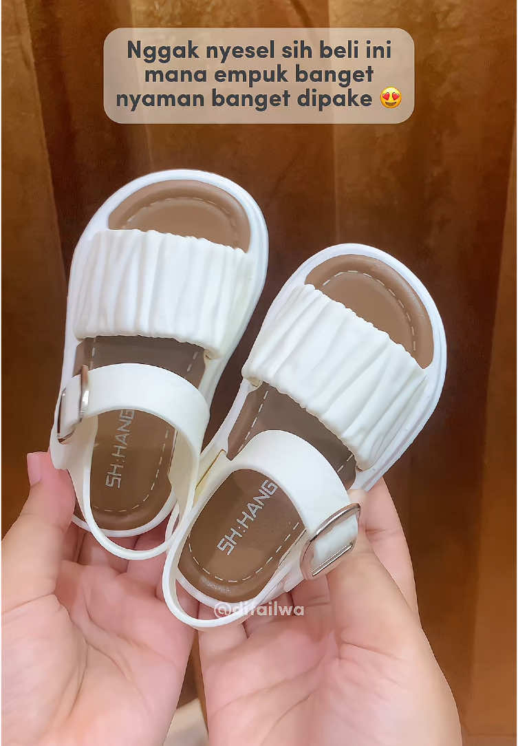 Gemes bgt sih inii 🥰😍#sandalanak #sandal #anak #bayi #sendalanak #sandalanaklucu #sandalanakmurah #koreanstyle #fyp 